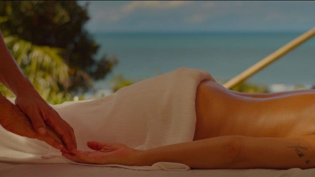 Tratamento corporal em espaço de relaxamento com elementos naturais